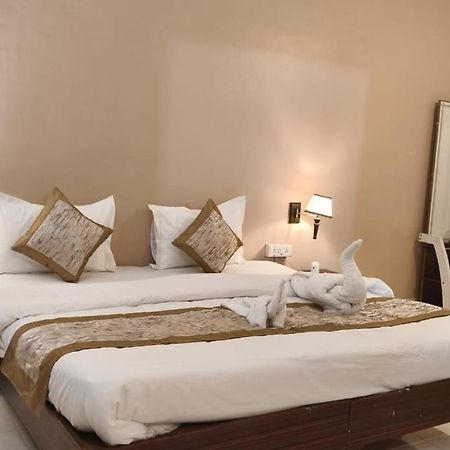 Hotel Shree Krishna Jungle Resort Khajurāho Esterno foto
