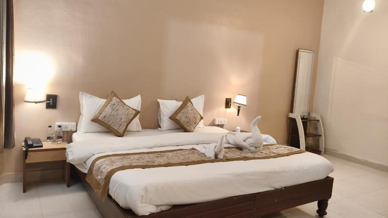 Hotel Shree Krishna Jungle Resort Khajurāho Esterno foto